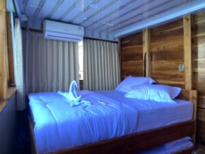 Whaleshark Cabin